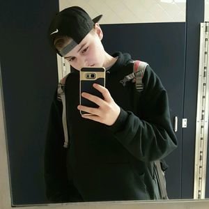 Meet your Posher, Alex